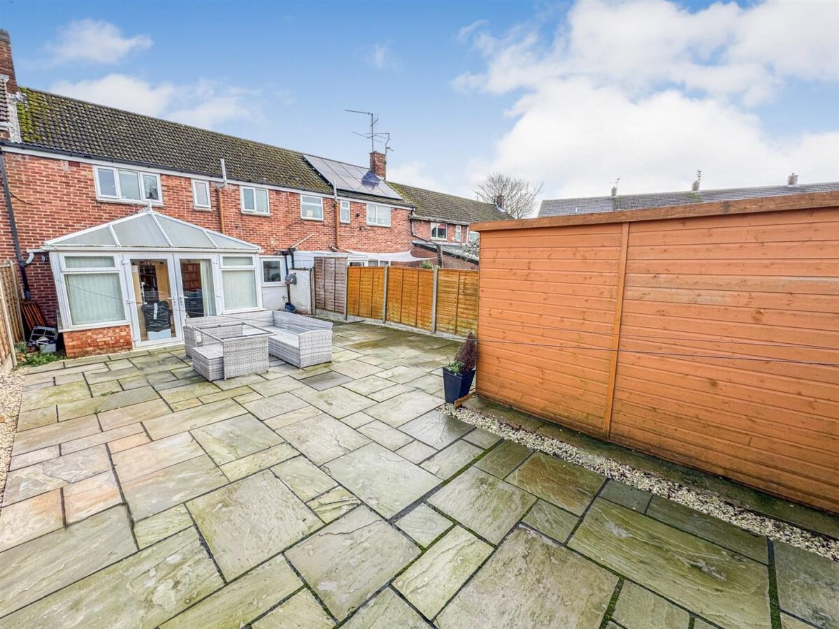 Willow Brook Road, Corby