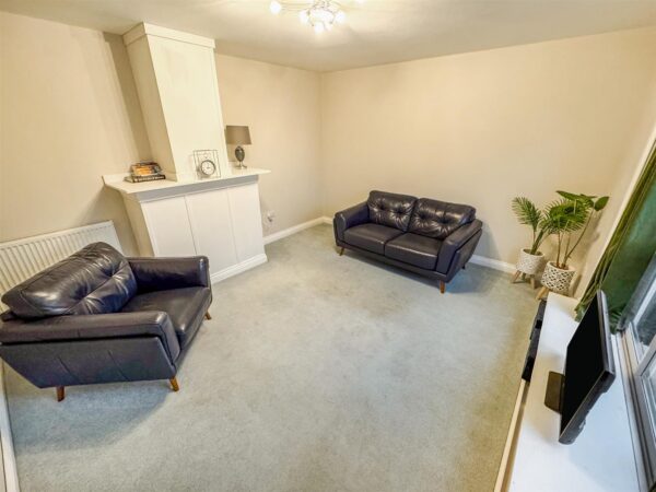 Studfall Avenue, Corby