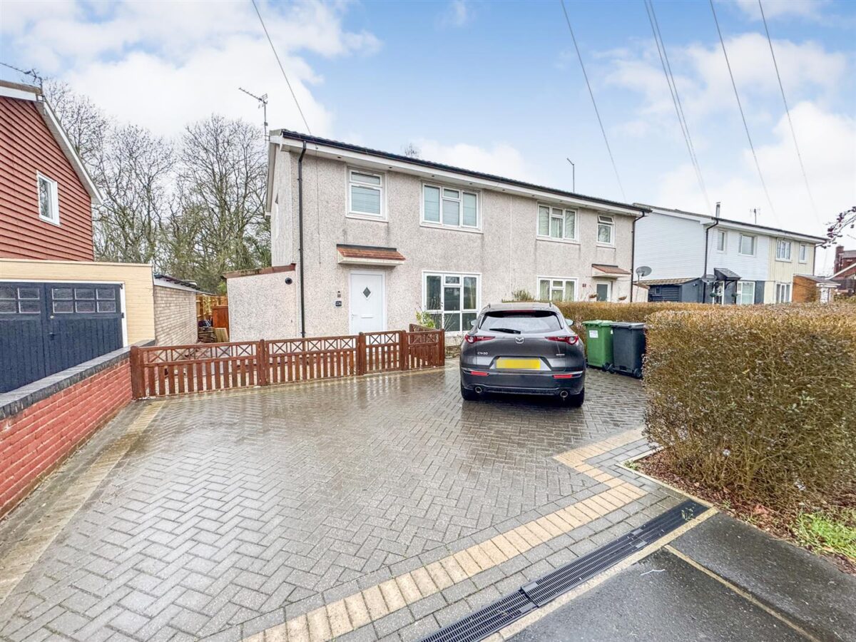 Studfall Avenue, Corby