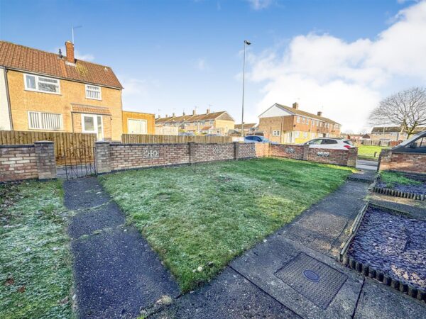 Farmstead Road, Corby