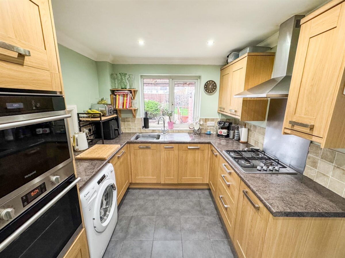 Croyde Avenue, Corby