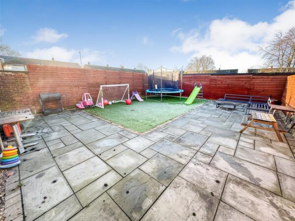 Glastonbury Road, Corby