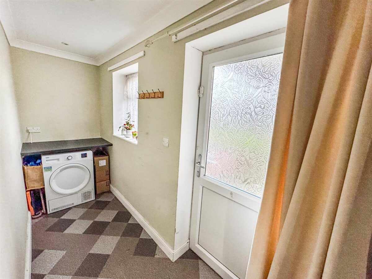 Croyde Avenue, Corby