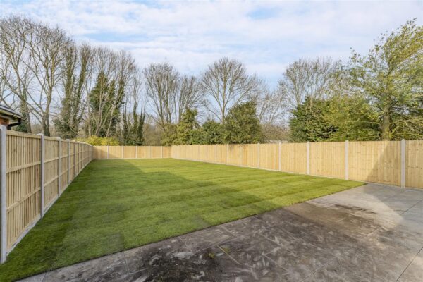 Corby Road, Weldon, Corby