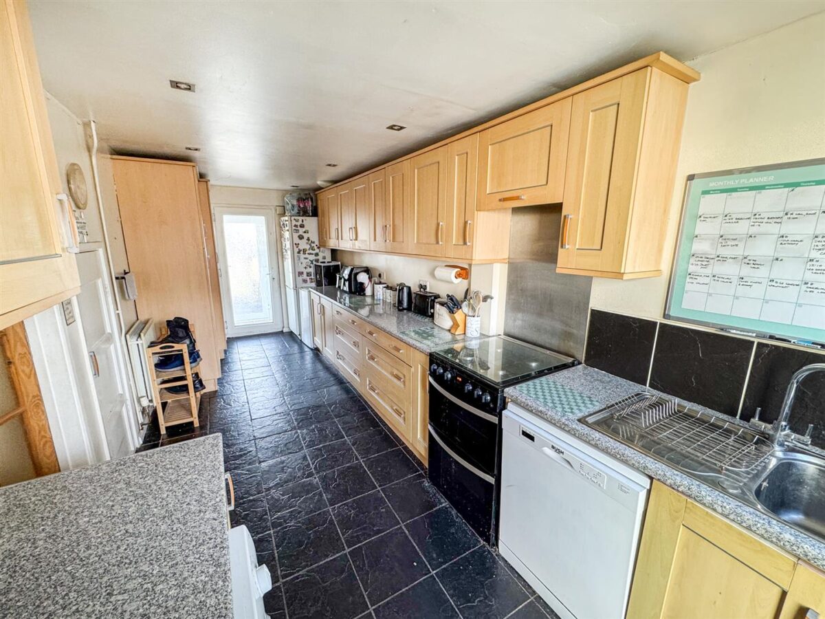 Willow Brook Road, Corby