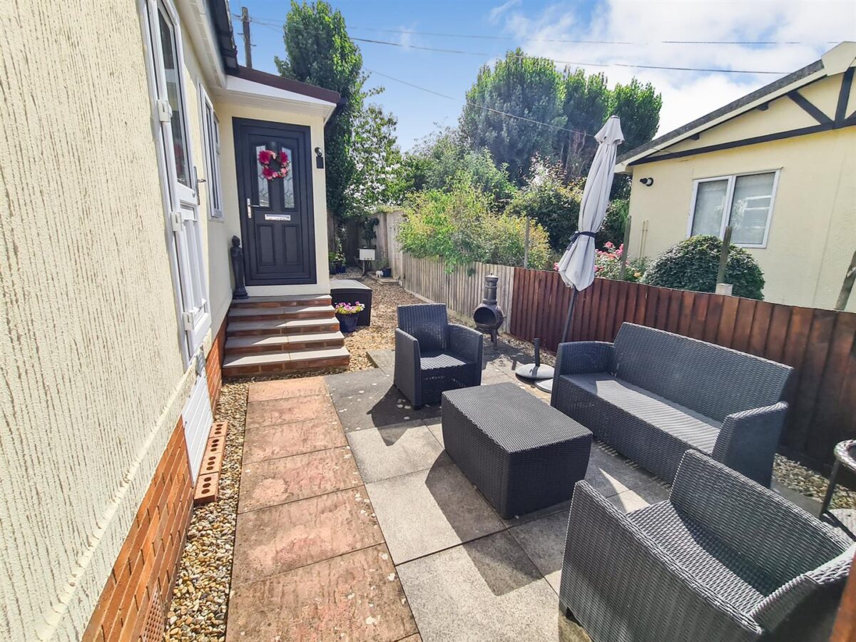 Oundle Road, Weldon, Corby