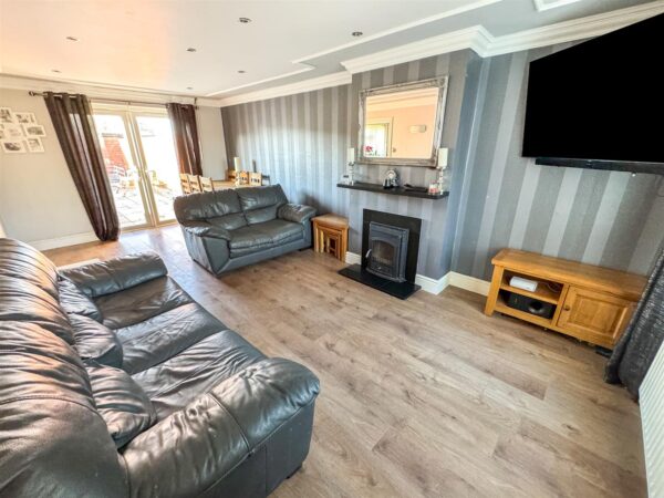 Glastonbury Road, Corby