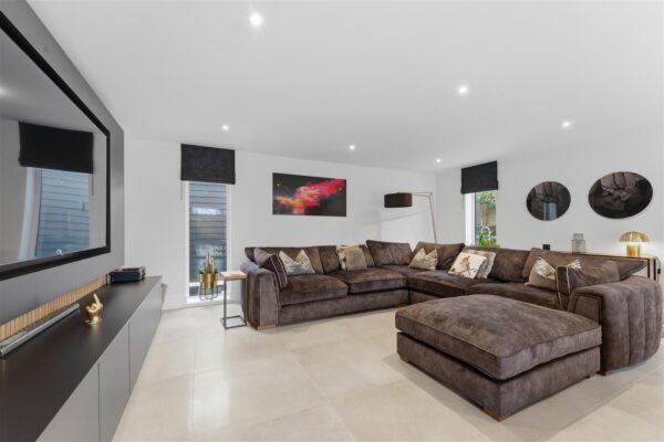 Singlehurst Close, Weldon, Corby