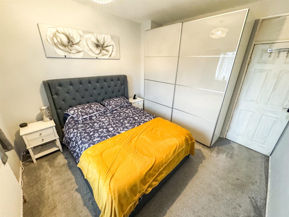 Croyde Avenue, Corby