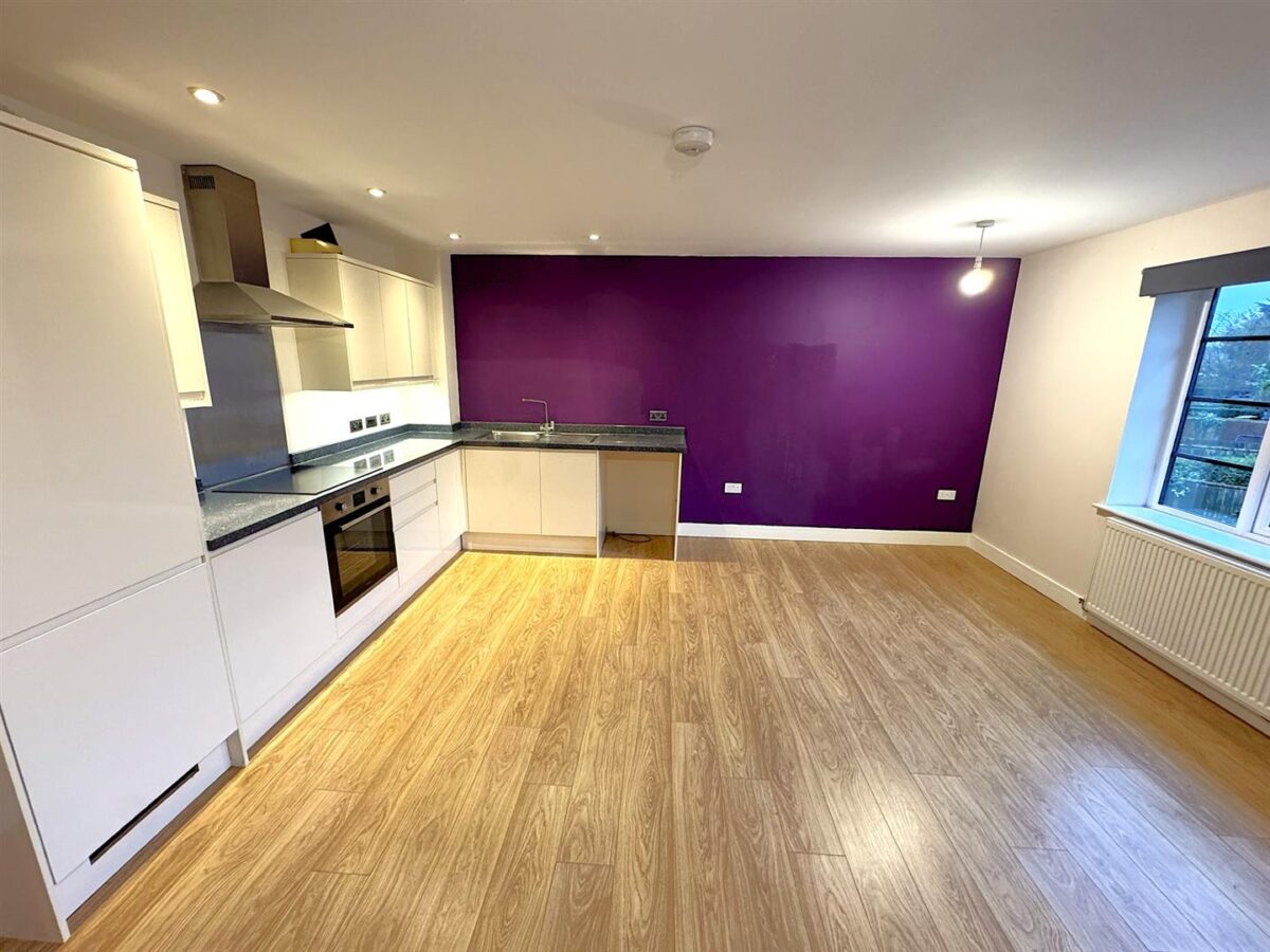 Studfall Avenue, Corby