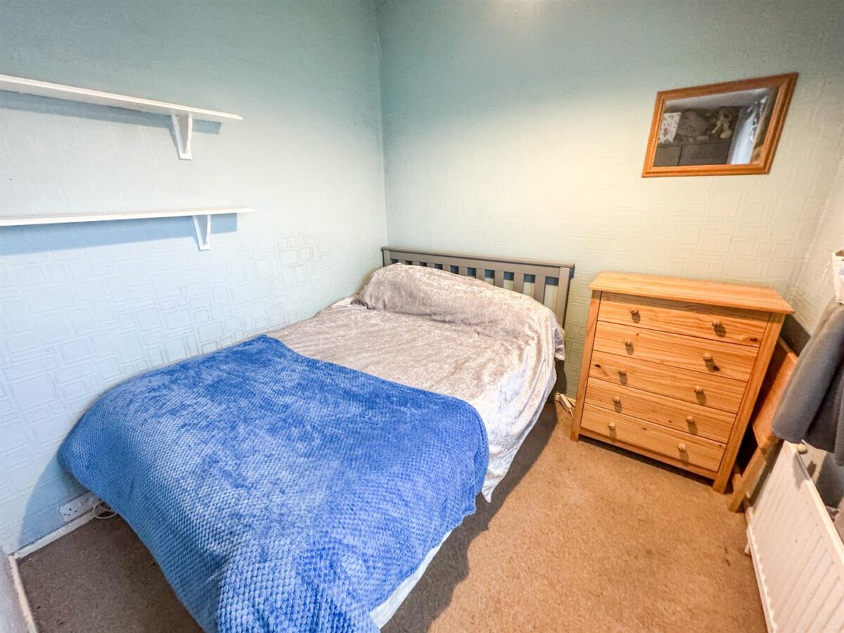 Croyde Avenue, Corby