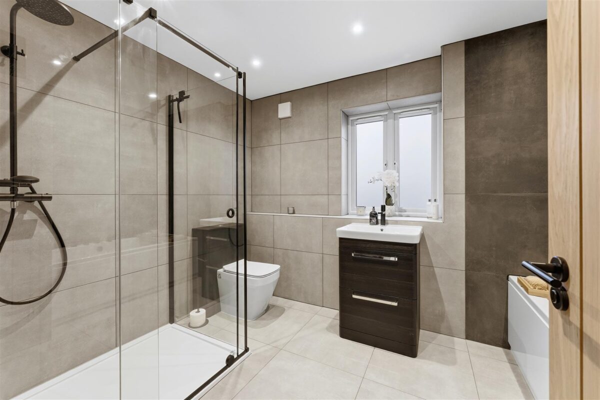 Singlehurst Close, Weldon, Corby