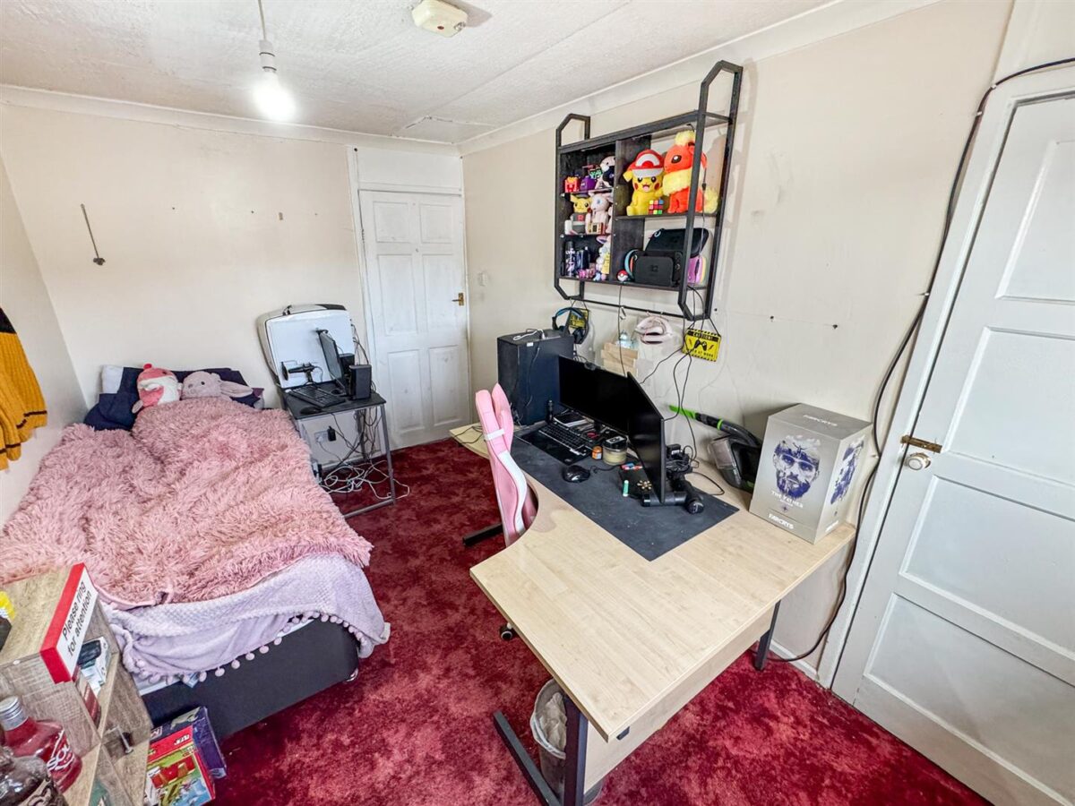 Willow Brook Road, Corby