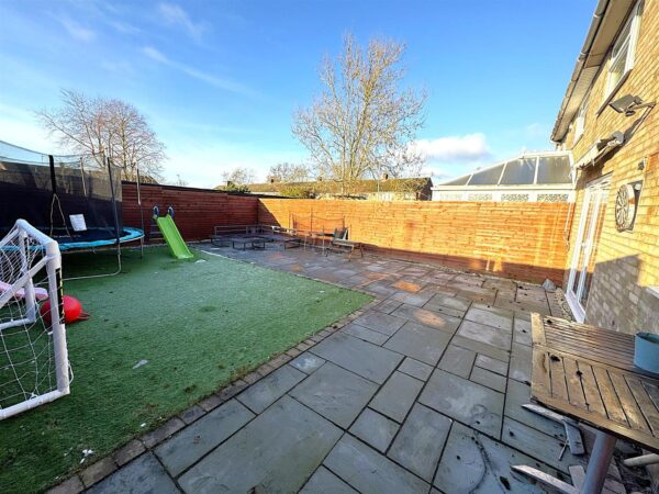 Glastonbury Road, Corby