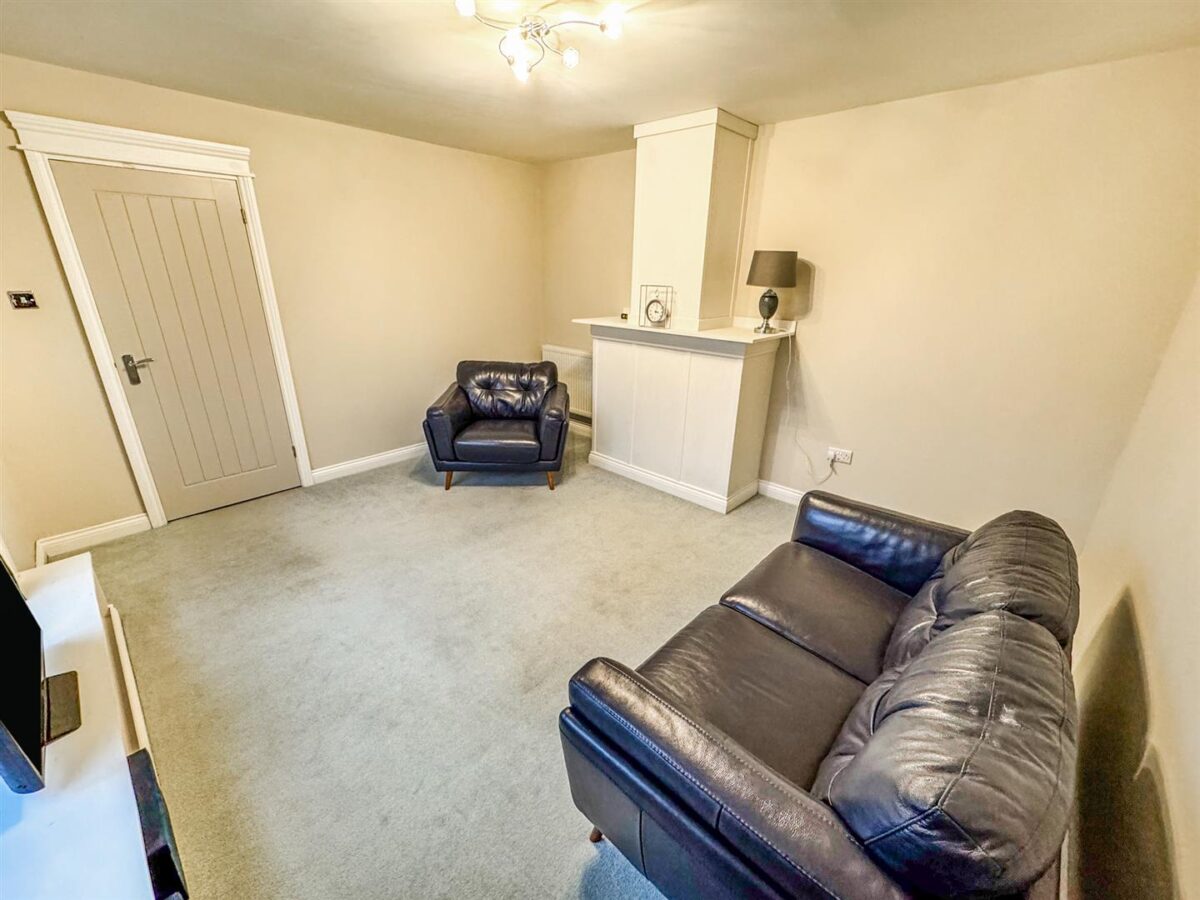 Studfall Avenue, Corby