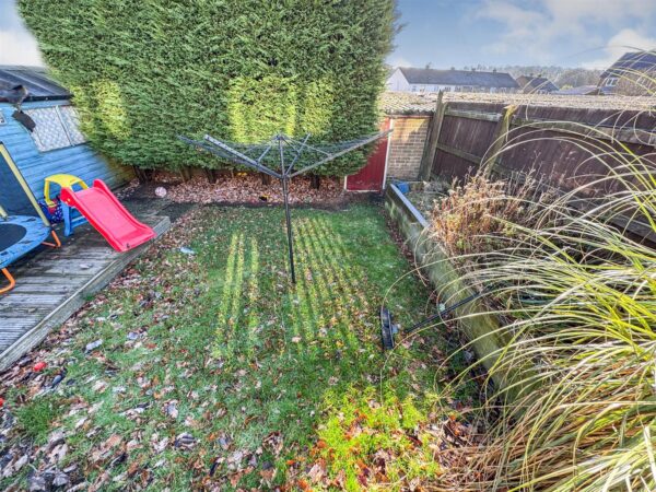 Farmstead Road, Corby