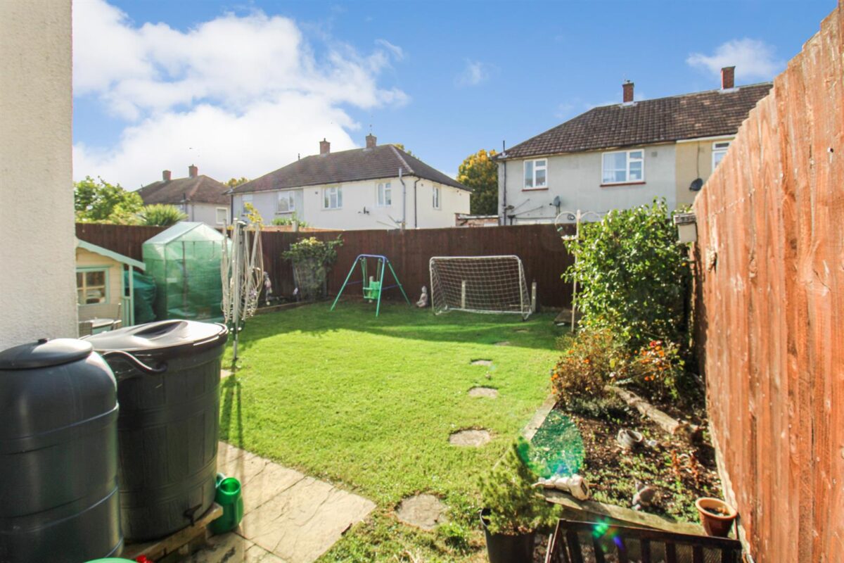 Welford Grove, Corby