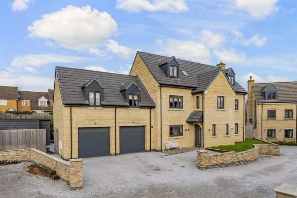 Singlehurst Close, Weldon, Corby