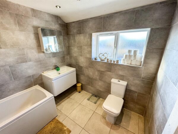 Glastonbury Road, Corby