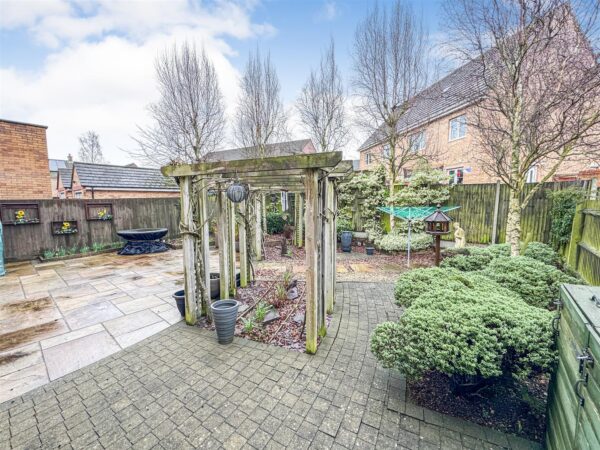 Fieldfare Close, Corby