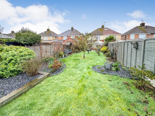 Woodlands Avenue, Corby