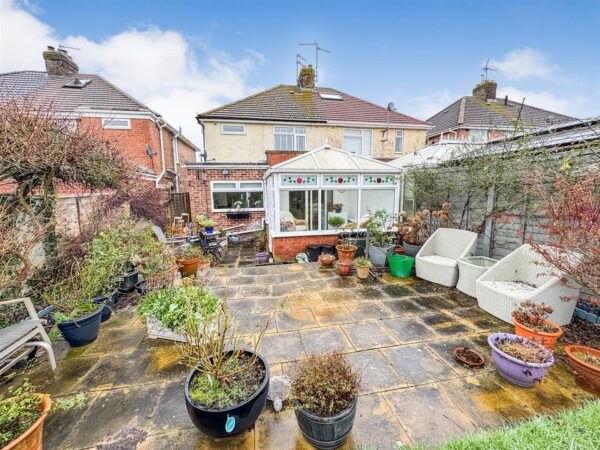 Woodlands Avenue, Corby