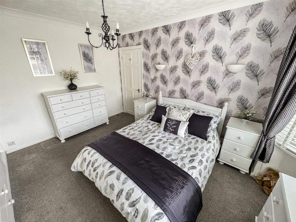 Woodlands Avenue, Corby