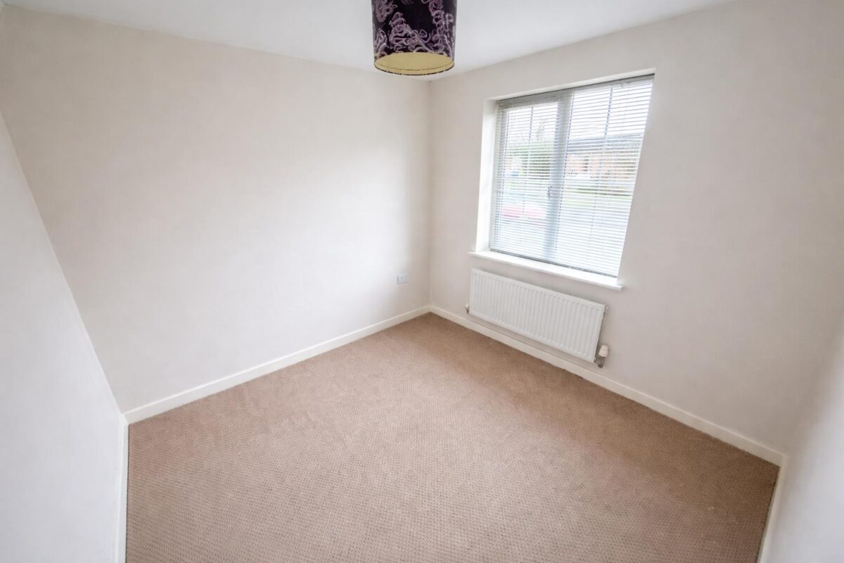 Nuthatch Close, Corby