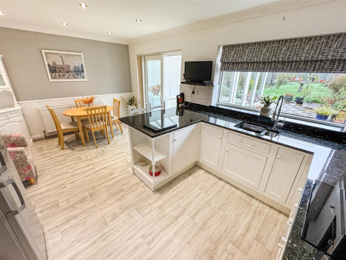 Woodlands Avenue, Corby