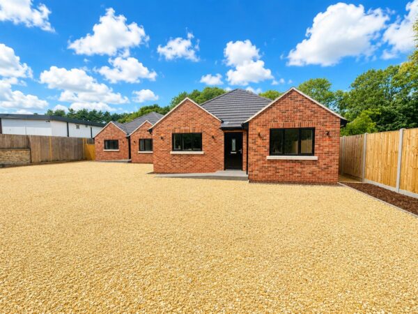 Corby Road, Weldon, Corby