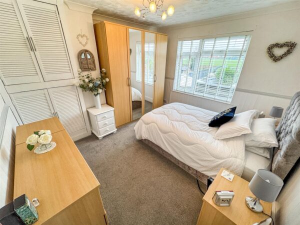 Woodlands Avenue, Corby