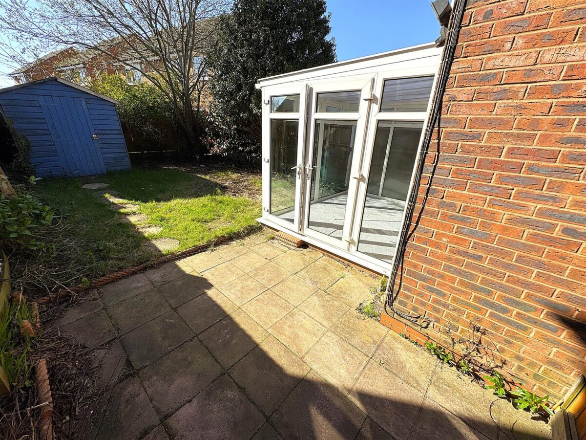 Barth Close, Great Oakley, Corby