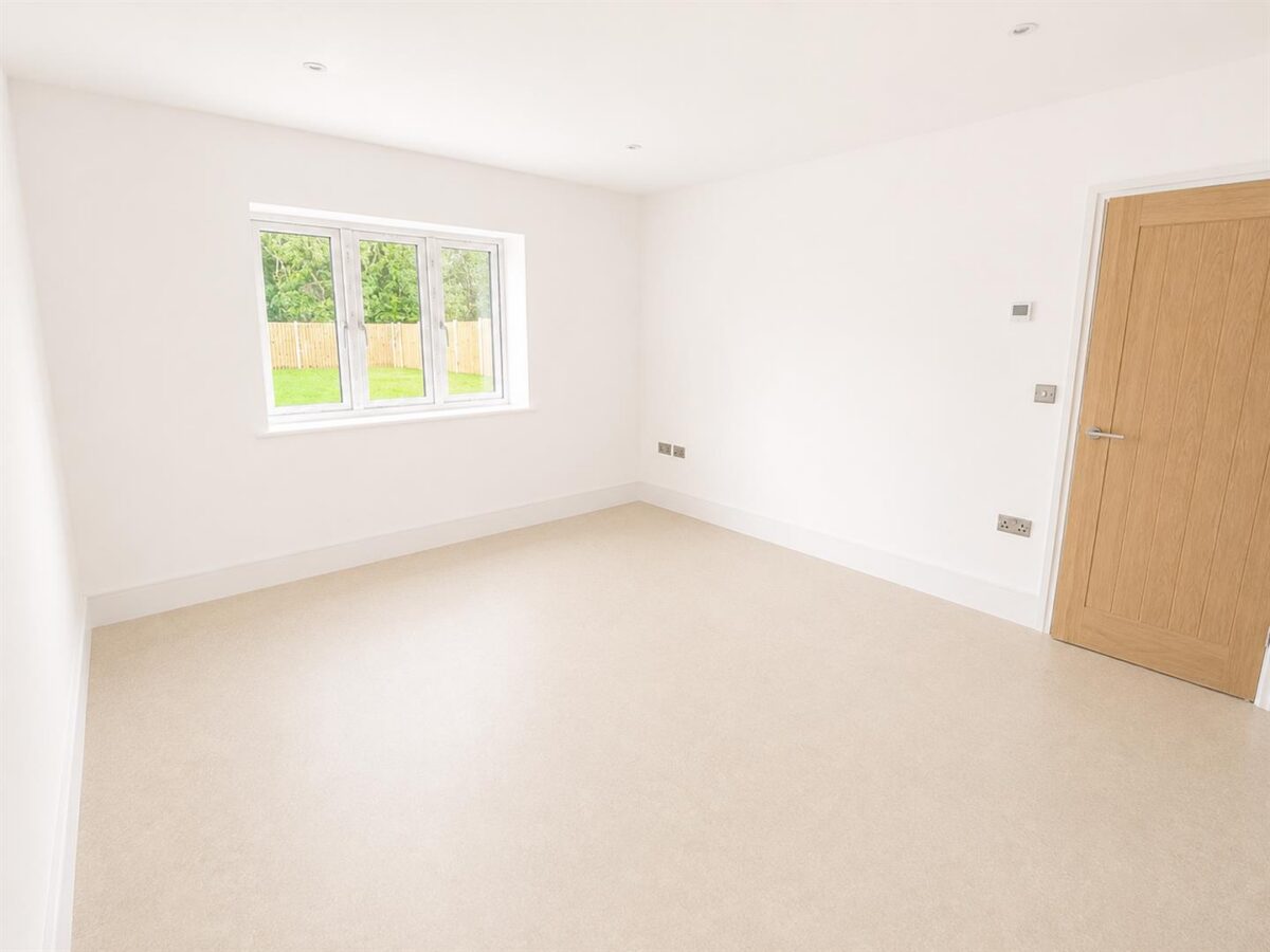 Corby Road, Weldon, Corby