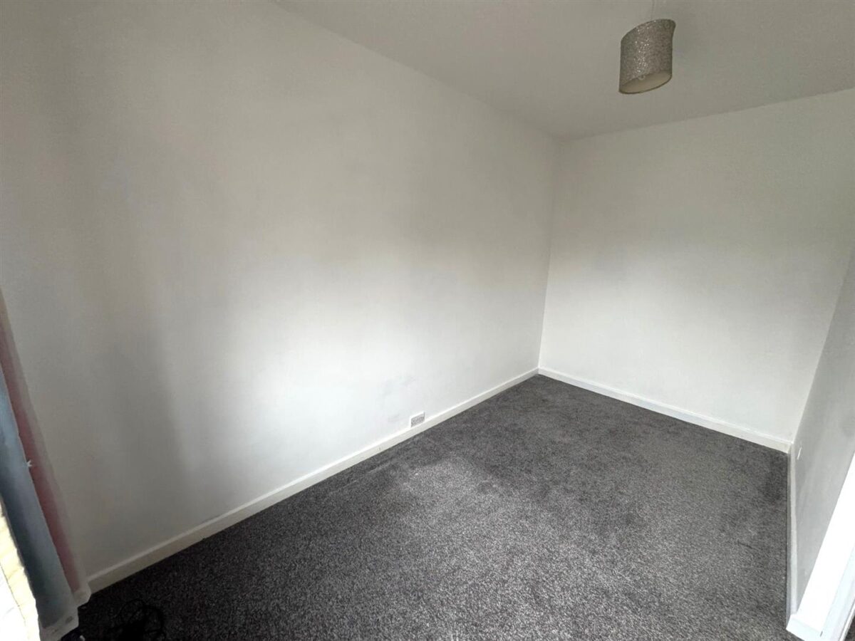 Woodfield Grove, Corby