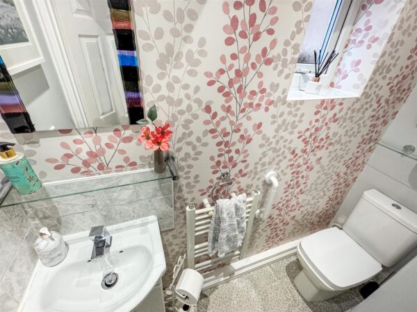 Woodlands Avenue, Corby