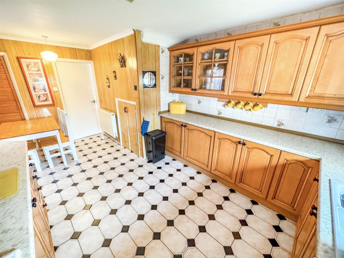 Warminster Close, Corby