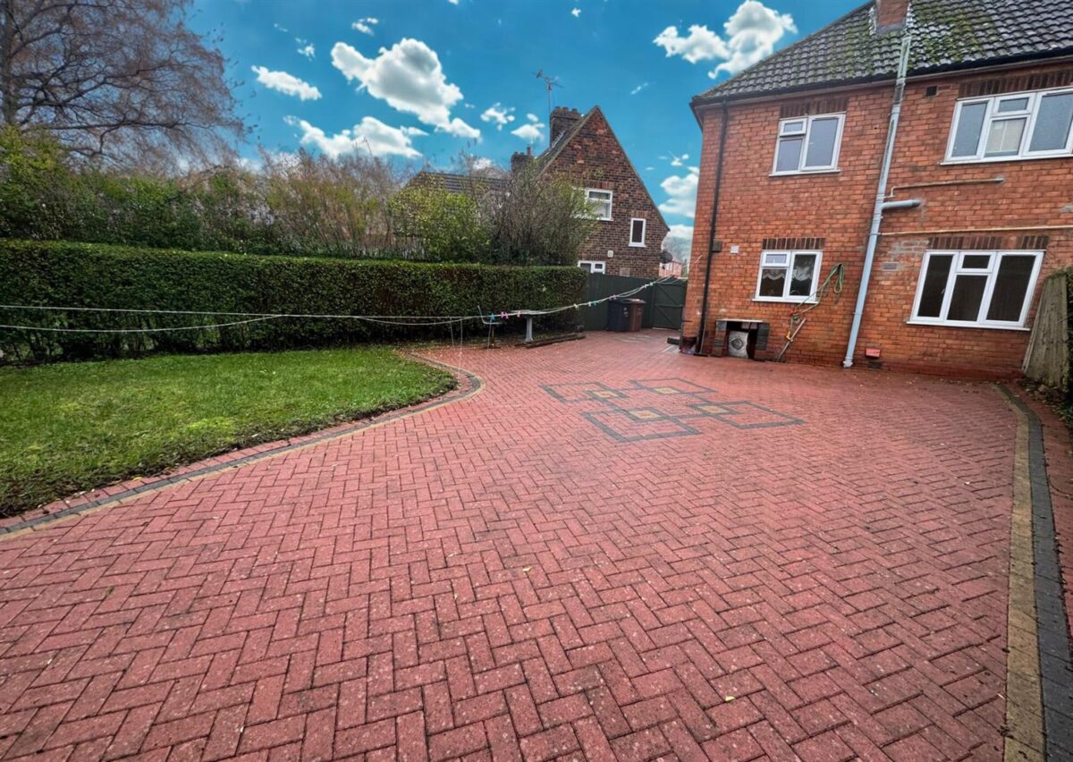 Woodfield Grove, Corby