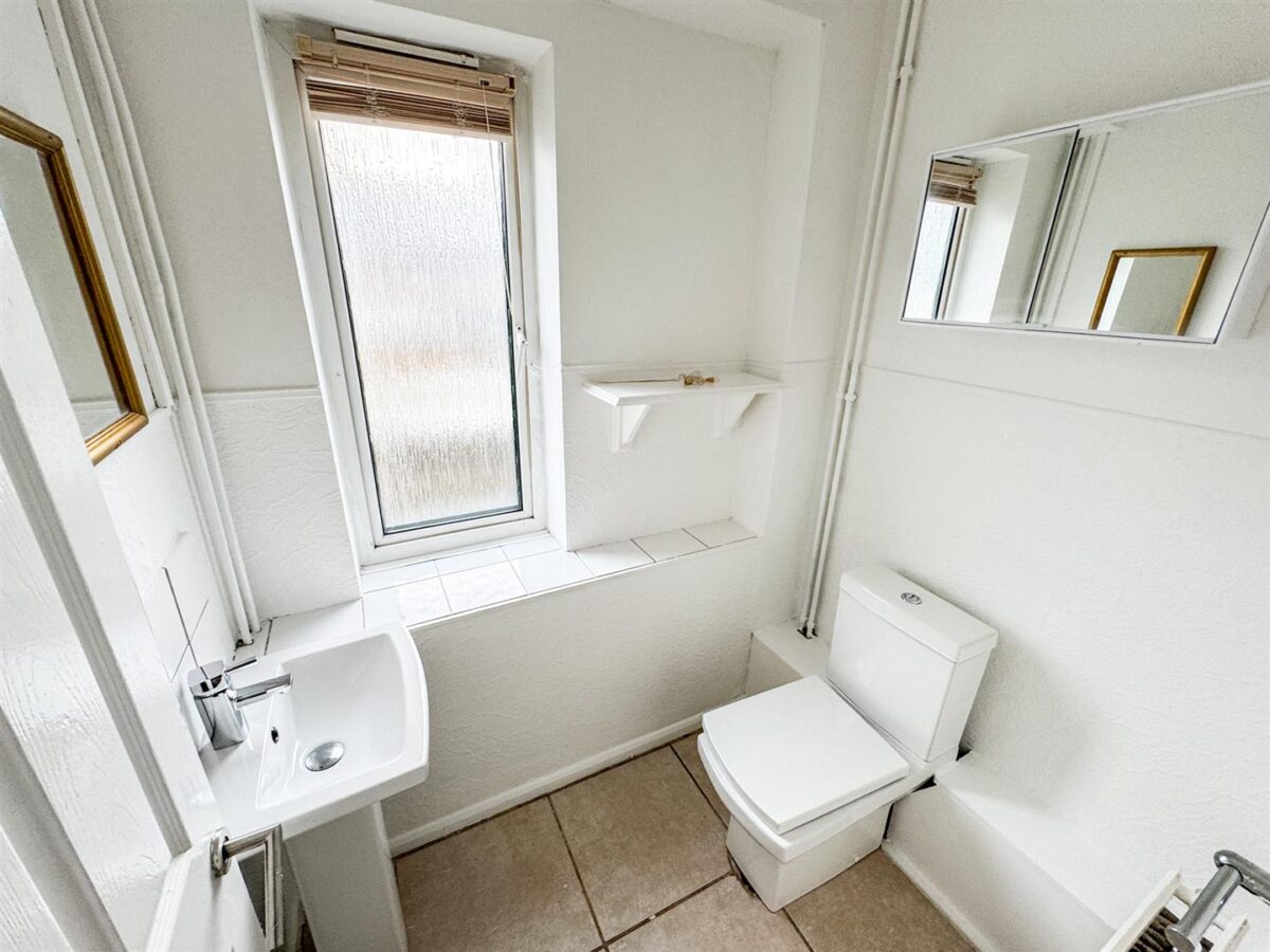 Holyrood Walk, Corby