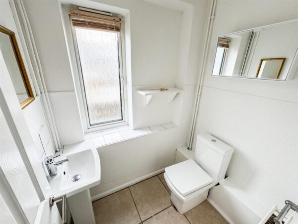 Holyrood Walk, Corby