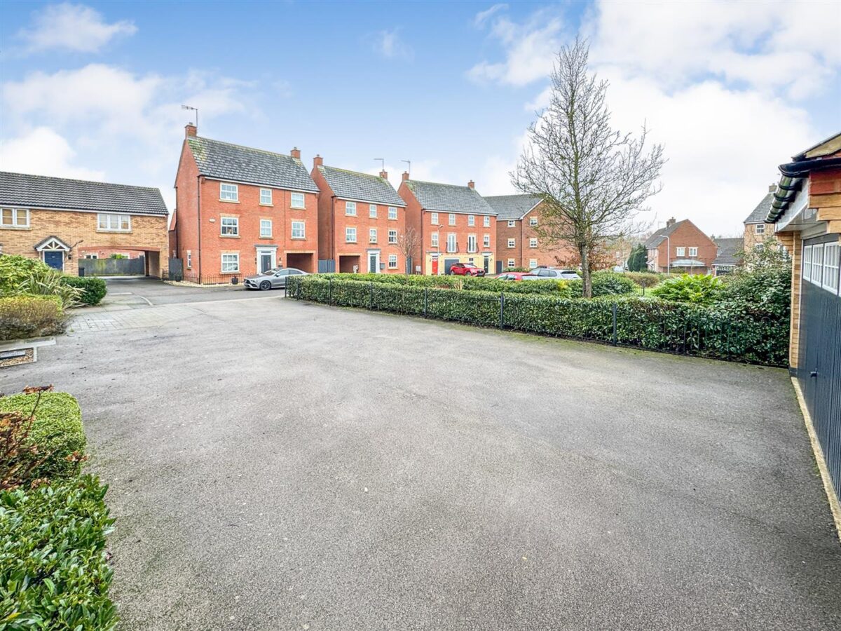 Fieldfare Close, Corby