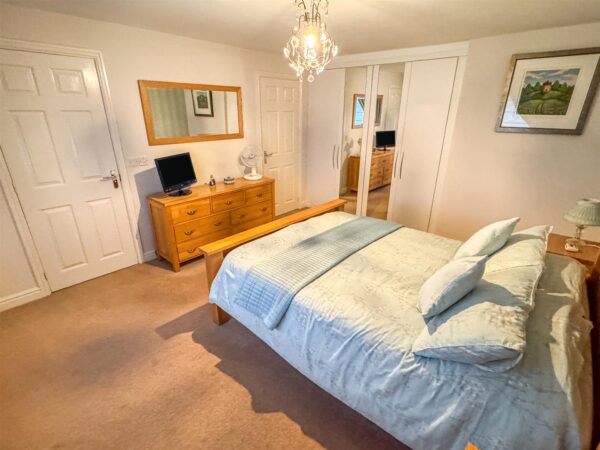 Fieldfare Close, Corby