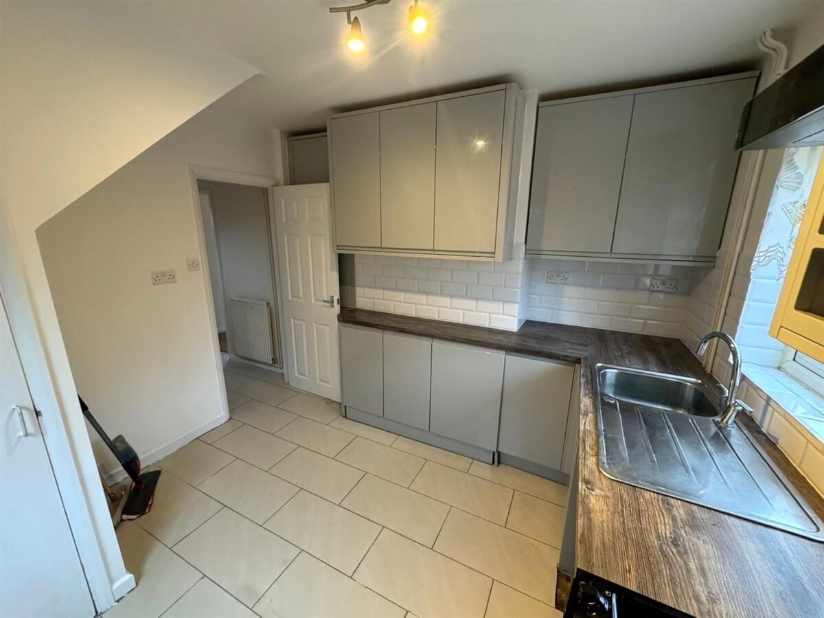 Woodfield Grove, Corby