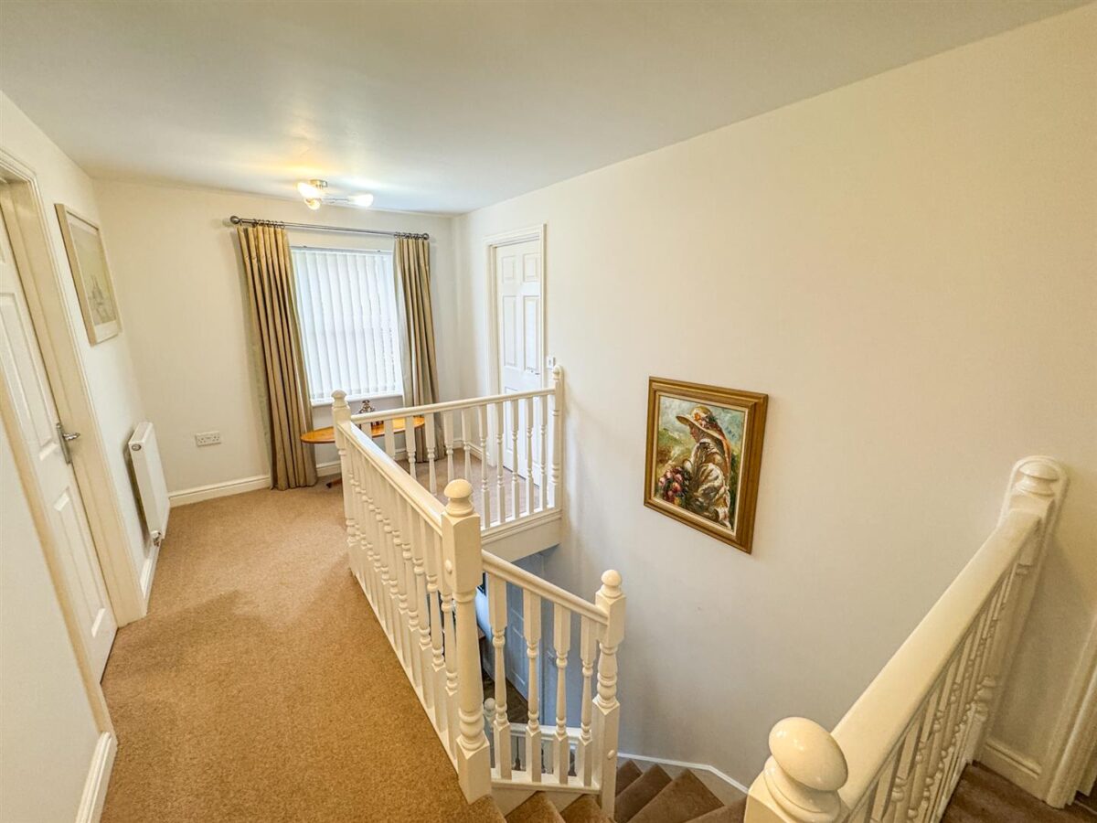 Fieldfare Close, Corby
