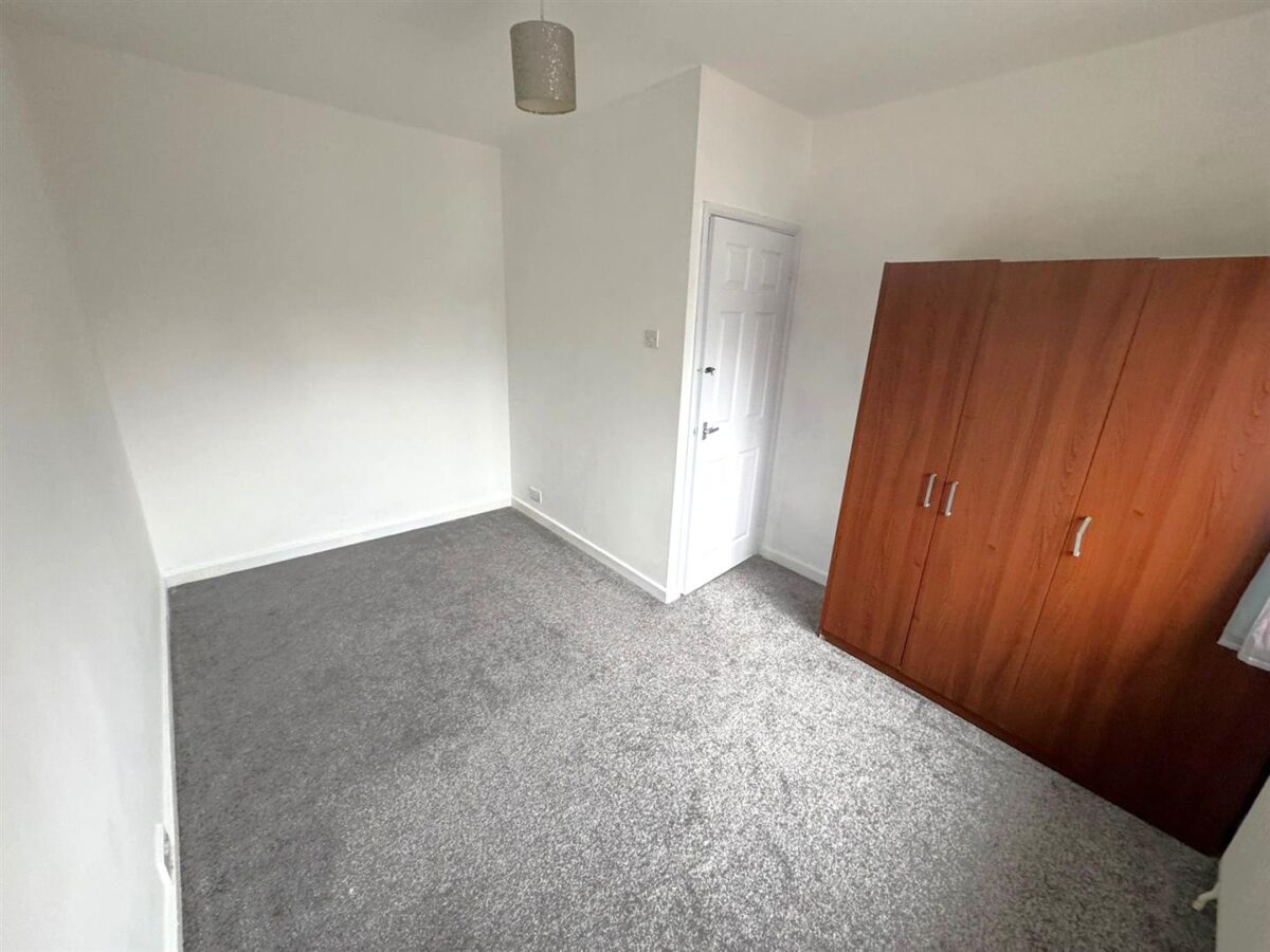 Woodfield Grove, Corby