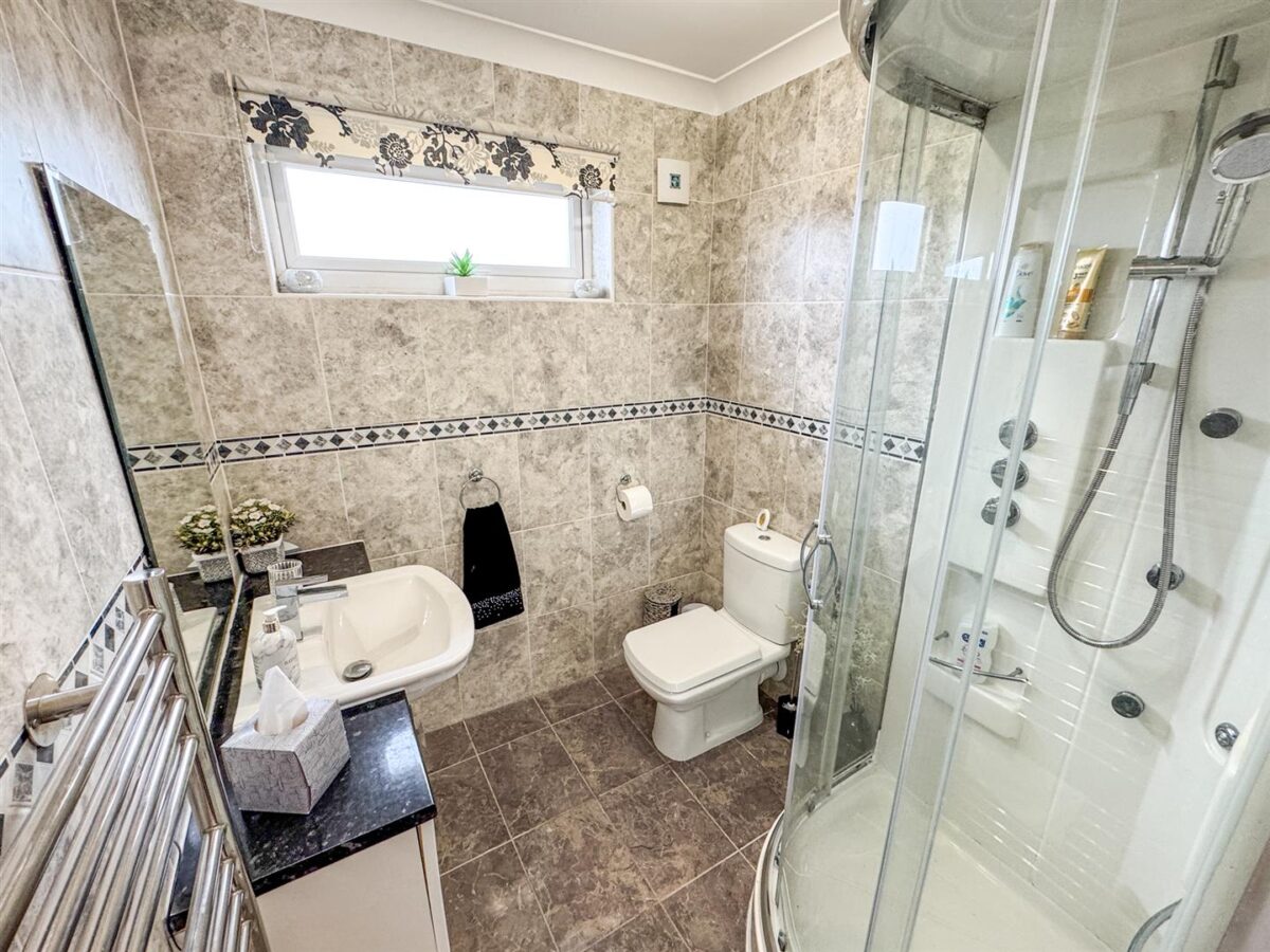 Woodlands Avenue, Corby