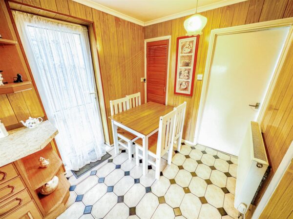 Warminster Close, Corby