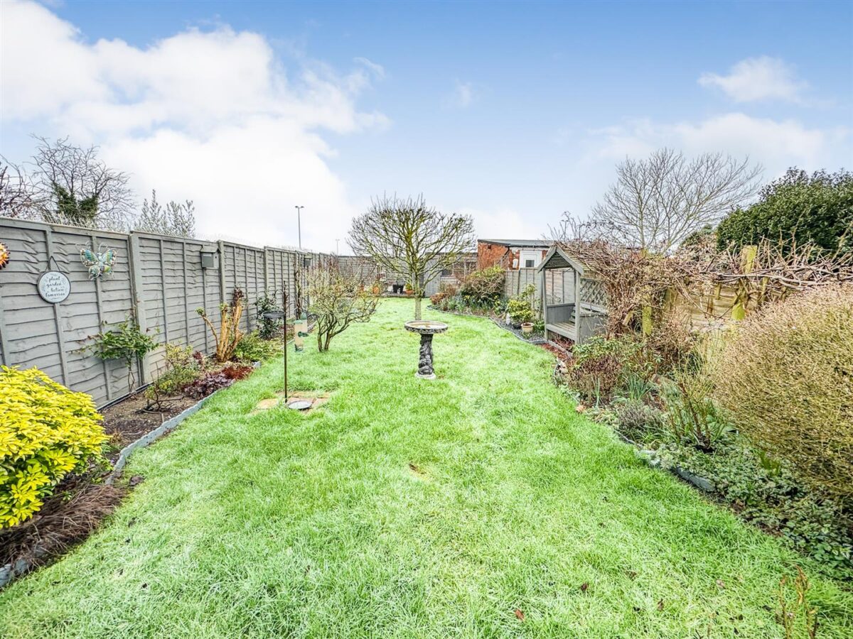 Woodlands Avenue, Corby