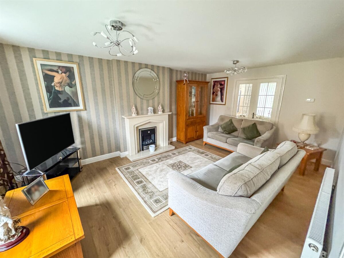 Fieldfare Close, Corby