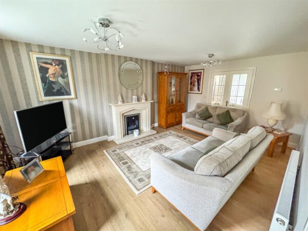 Fieldfare Close, Corby