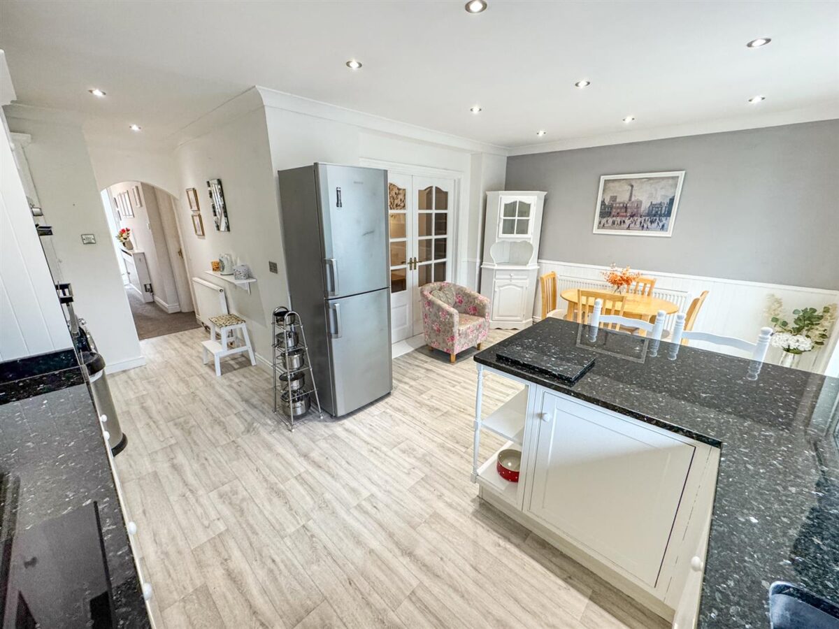 Woodlands Avenue, Corby